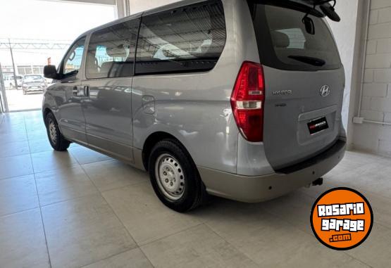 Utilitarios - Hyundai TRANSPORTE DE PASAJEROS 2011 Diesel 100667Km - En Venta