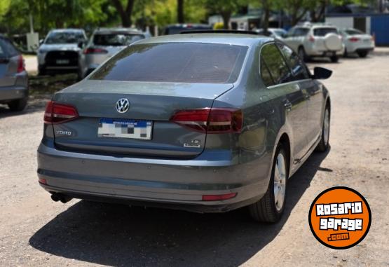 Autos - Volkswagen Vento 2017 Nafta 93000Km - En Venta