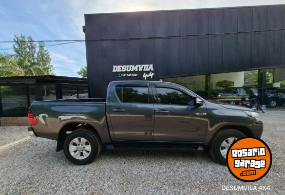 Camionetas - Toyota HILUX 2.8 SRV 2017 Diesel 150000Km - En Venta