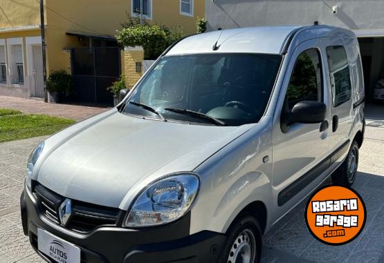Utilitarios - Renault Kangoo confort 1.6 2018 Nafta 120000Km - En Venta
