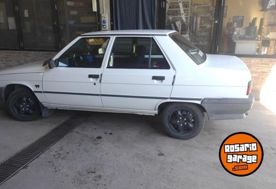 Autos - Renault 9 1996 GNC 197000Km - En Venta