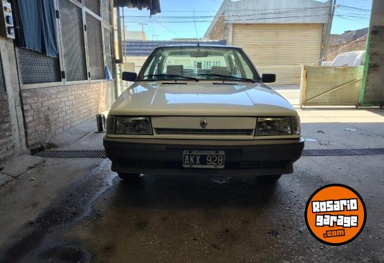 Autos - Renault 9 1996 GNC 197000Km - En Venta