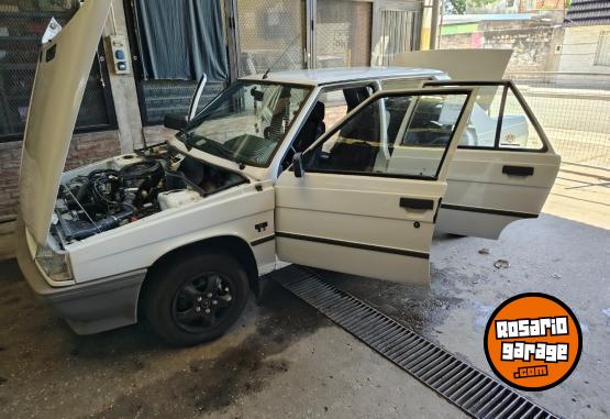 Autos - Renault 9 1996 GNC 197000Km - En Venta