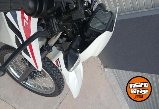 Motos - Honda Xr 2025 Nafta 5900Km - En Venta