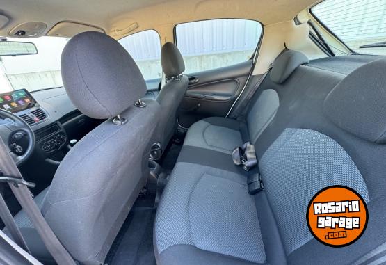 Autos - Peugeot 207 2015 Diesel 101000Km - En Venta