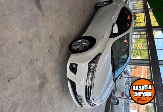 Autos - Toyota XEI 2016 Nafta 128000Km - En Venta