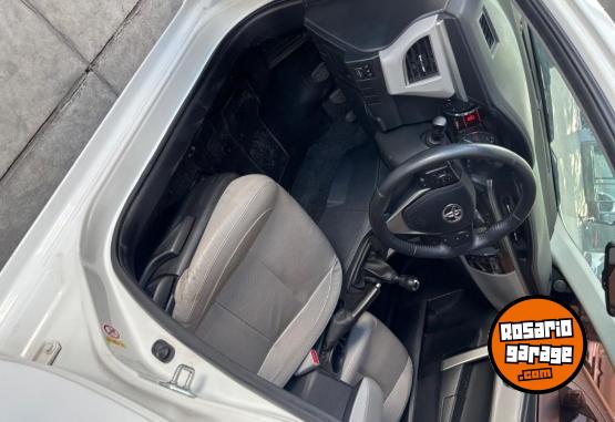 Autos - Toyota XEI 2016 Nafta 128000Km - En Venta