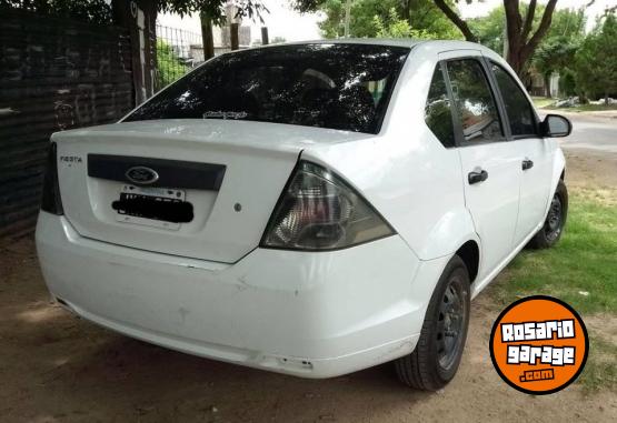 Autos - Ford fiesta max 1.6 2011 Nafta 185000Km - En Venta