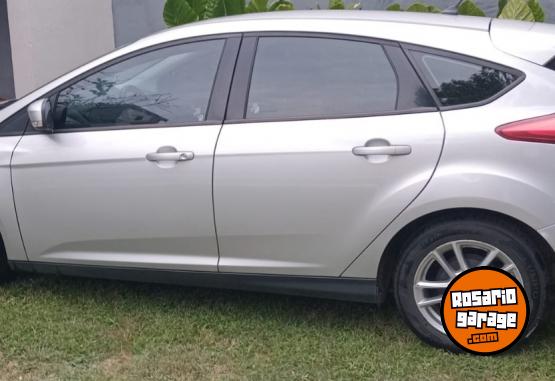 Autos - Ford Focus 3 versión S 2018 Nafta 106000Km - En Venta