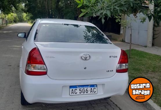 Autos - Toyota Etios 2018 GNC 190000Km - En Venta