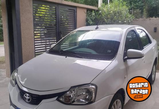 Autos - Toyota Etios 2018 GNC 190000Km - En Venta