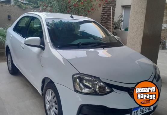 Autos - Toyota Etios 2018 GNC 190000Km - En Venta