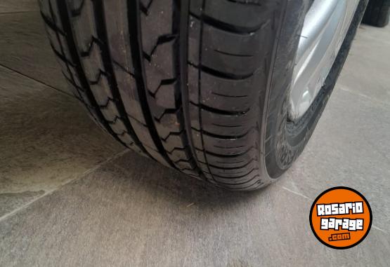 Autos - Toyota Etios 2018 GNC 190000Km - En Venta