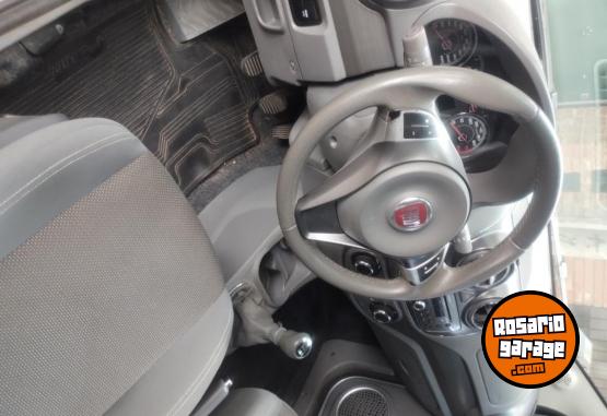 Autos - Fiat Palio Essence 2015 Nafta 61300Km - En Venta