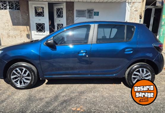 Autos - Renault Sandero intens garantía 2023 Nafta 27000Km - En Venta