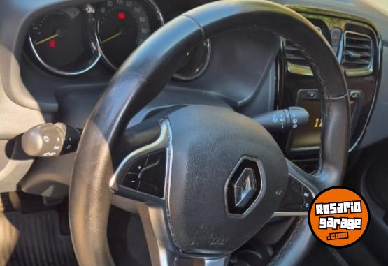 Autos - Renault Sandero intens garantía 2023 Nafta 27000Km - En Venta