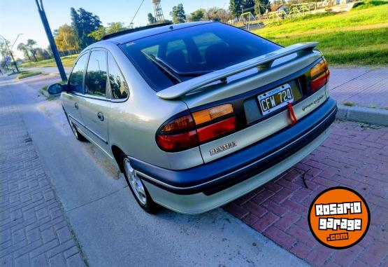 Autos - Renault Laguna 1998 Nafta 255000Km - En Venta