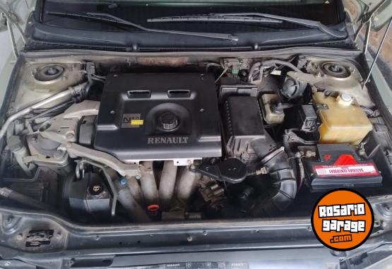 Autos - Renault Laguna 1998 Nafta 255000Km - En Venta
