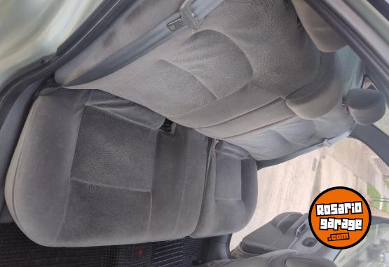 Autos - Renault Laguna 1998 Nafta 255000Km - En Venta