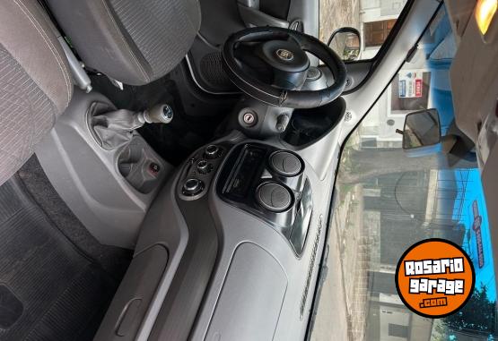 Autos - Fiat Palio Novo Attractive 2015 Nafta 163690Km - En Venta