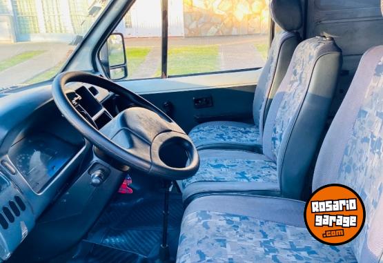 Utilitarios - Renault Trafic 1999 Diesel 210000Km - En Venta