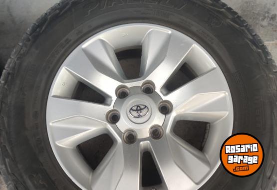 Accesorios para Motos - Llantas 17 Toyota HILUX Srv Muy buenas $1.250.000. NO BAJO PRECIO - En Venta