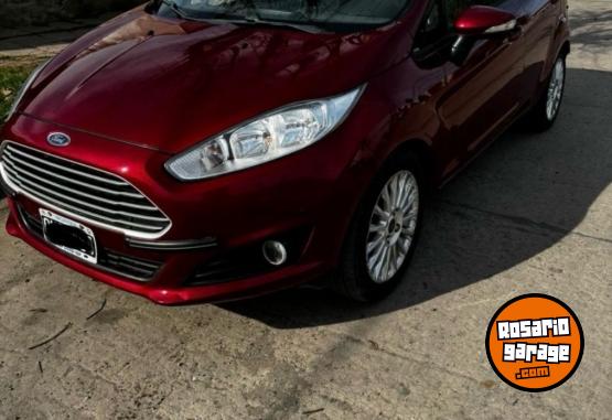 Autos - Ford Fiesta kinetic 2015 Nafta 97000Km - En Venta