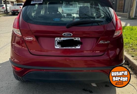 Autos - Ford Fiesta kinetic 2015 Nafta 97000Km - En Venta