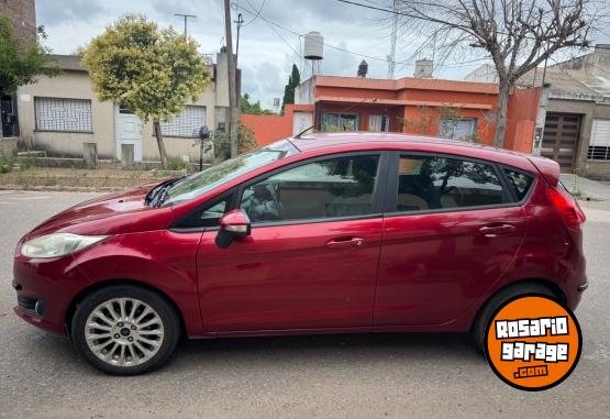 Autos - Ford Fiesta kinetic 2015 Nafta 97000Km - En Venta