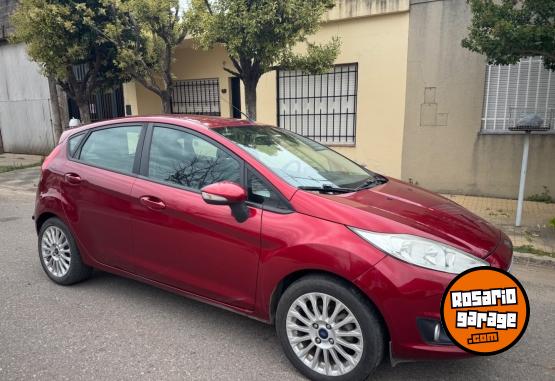 Autos - Ford Fiesta kinetic 2015 Nafta 97000Km - En Venta