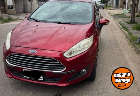 Autos - Ford Fiesta kinetic 2015 Nafta 97000Km - En Venta