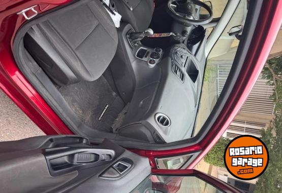 Autos - Ford Fiesta kinetic 2015 Nafta 97000Km - En Venta