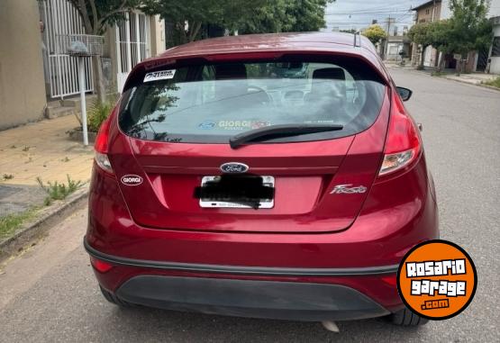 Autos - Ford Fiesta kinetic 2015 Nafta 97000Km - En Venta
