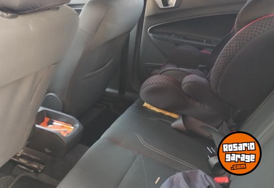 Autos - Ford Fiesta se titanium 2015 Nafta 70000Km - En Venta