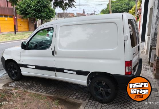 Utilitarios - Peugeot Partner 2011 Diesel 111111Km - En Venta