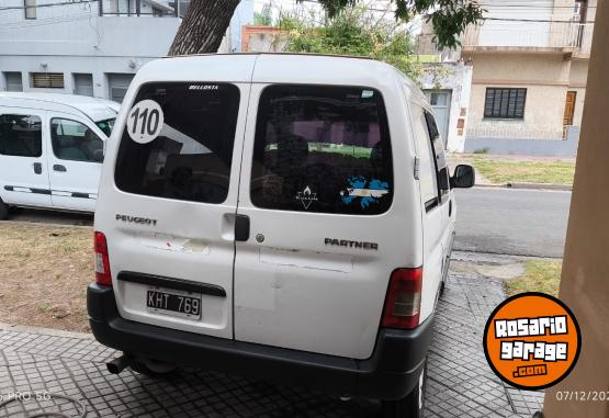 Utilitarios - Peugeot Partner 2011 Diesel 111111Km - En Venta