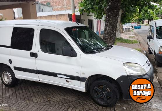 Utilitarios - Peugeot Partner 2011 Diesel 111111Km - En Venta