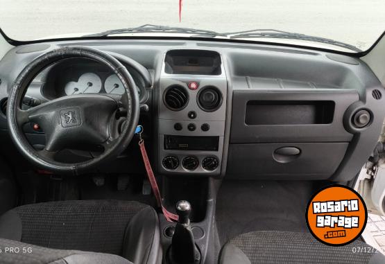 Utilitarios - Peugeot Partner 2011 Diesel 111111Km - En Venta