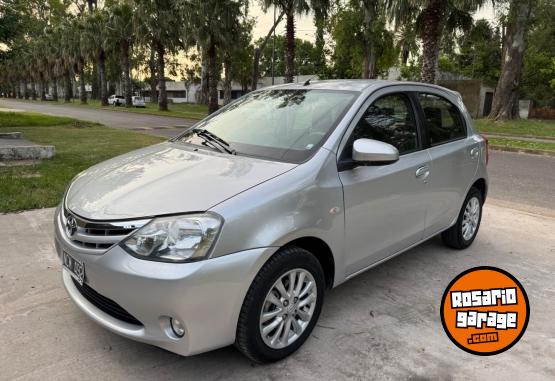 Autos - Toyota Etios 2013 GNC 130000Km - En Venta