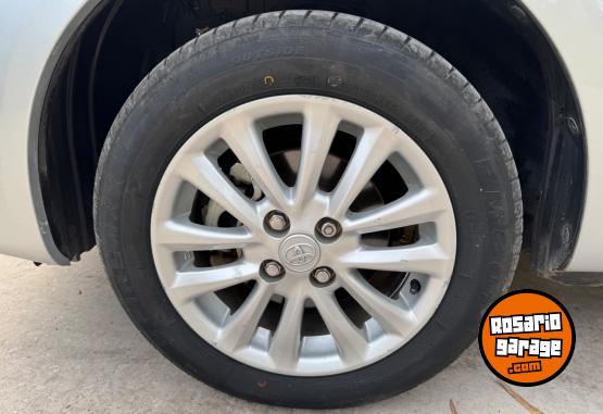 Autos - Toyota Etios 2013 GNC 130000Km - En Venta