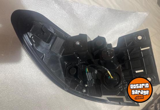 Accesorios para Autos - FARO TRASERO DERECHO HONDA ZRV - En Venta