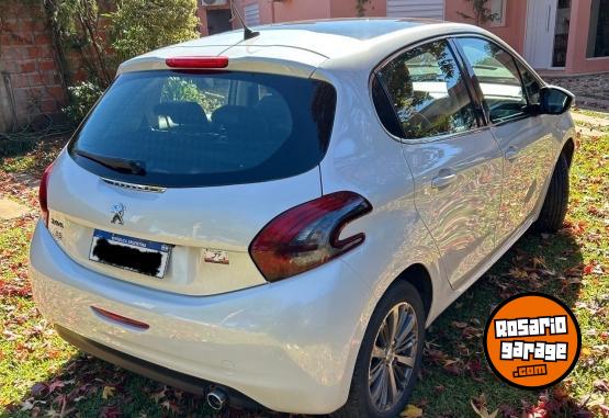 Autos - Peugeot 208 feline 2017 Nafta 109000Km - En Venta