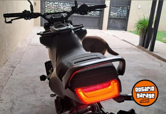 Motos - Husqvarna Svartpilen 401cc 2024 Nafta 680Km - En Venta