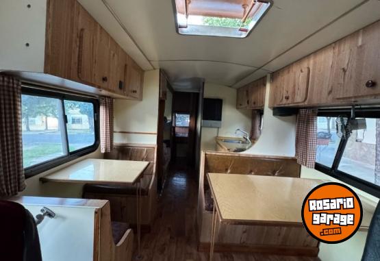 Camiones y Grúas - Motorhome excelente estado - En Venta