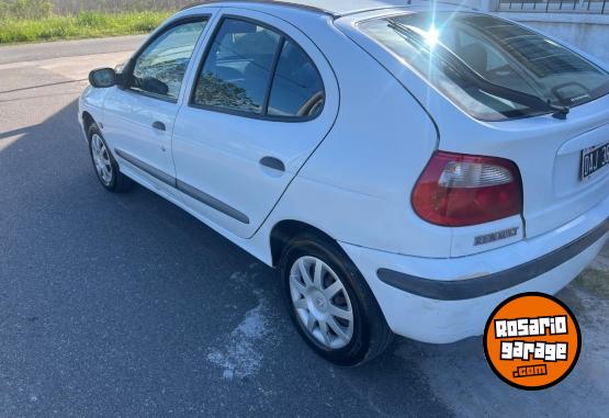 Autos - Renault Megane 1999 Nafta 232000Km - En Venta