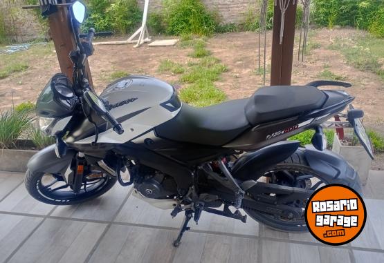 Motos - Bajaj Rouser 200 2021 Nafta 39000Km - En Venta