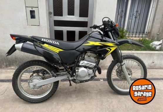 Motos - Honda Tornado 250 2017 Nafta 15000Km - En Venta