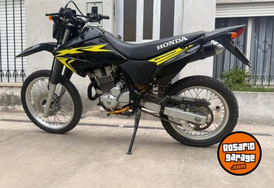 Motos - Honda Tornado 250 2017 Nafta 15000Km - En Venta