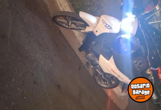 Motos - Motomel Blitz 110 full plus 2024 Nafta 4700Km - En Venta