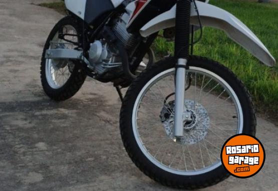 Motos - Honda Tornado 2023 Nafta 1400Km - En Venta